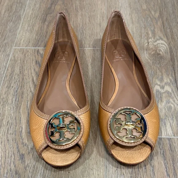 Tory Burch Royal Tan Pebbled Leather Peeptoe Ballet Flats Selma Gold NEW 9.5 - Picture 1 of 8